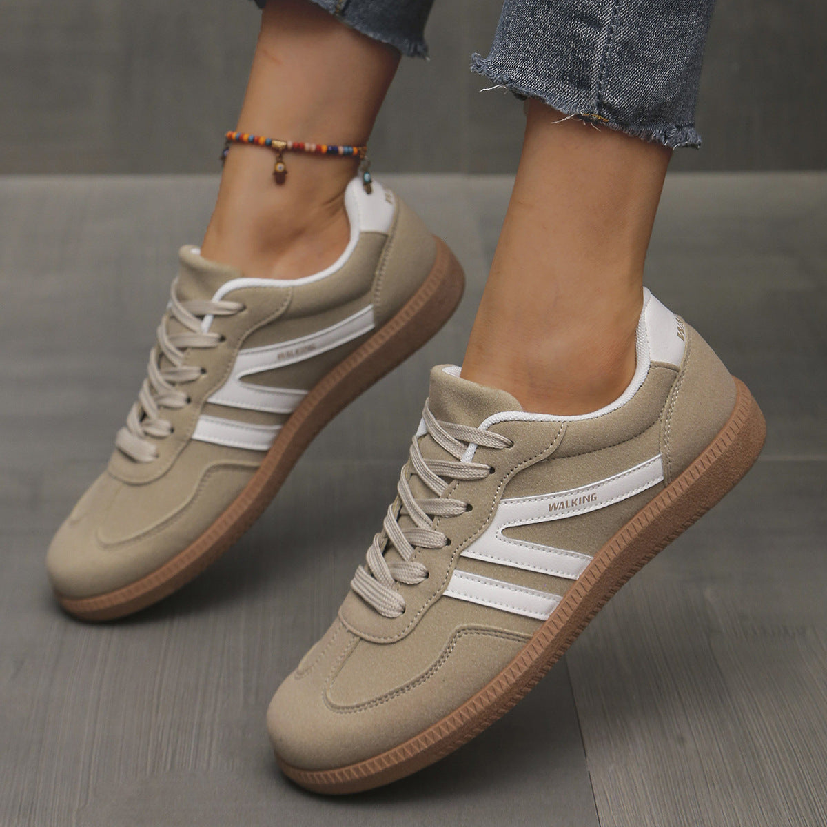 Paar Elvira Damen orthopädische Sneaker braun nebeneinander