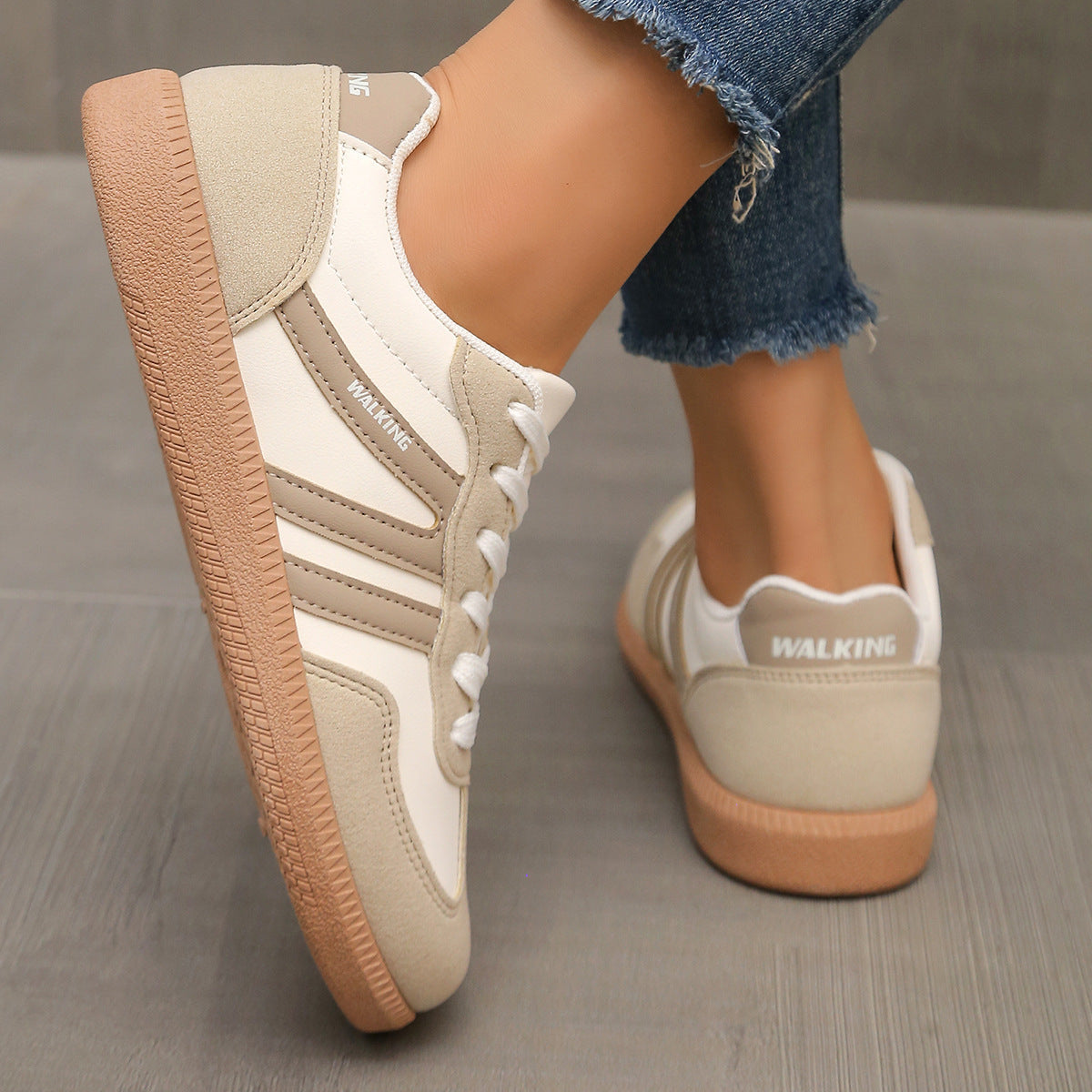 Damen Sneaker Weinrot mit gepolsterter Einlegesohle und rutschfester Sohle