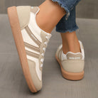 Damen Sneaker Weinrot mit gepolsterter Einlegesohle und rutschfester Sohle
