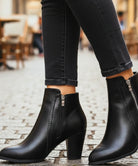 Cognacfarbene Damen-Stiefeletten mit Blockabsatz und Reißverschluss