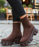 Damen Strick-Sockenstiefel mit Grobprofil-Sohle in Schokoladenbraun, Seitenansicht