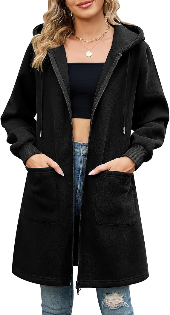 Elvienne Kapuzenjacke in Schwarz – Ganzkörperansicht