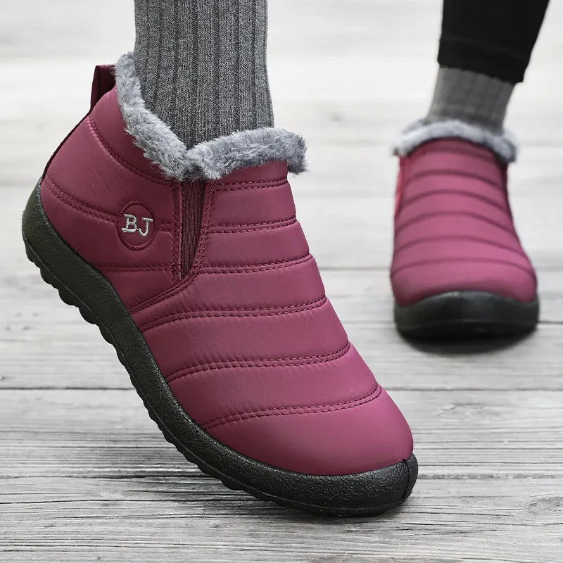 Franka gefütterte Winterstiefel in Schwarz – Seitenansicht