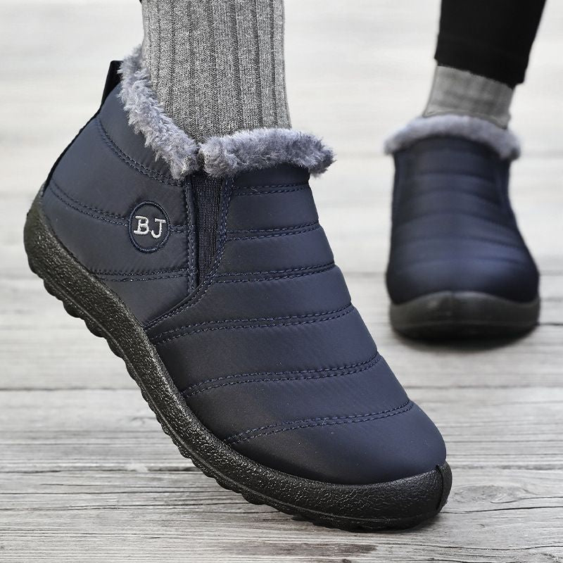 Braune Franka Stiefel mit strukturierter Außensohle – Nahaufnahme