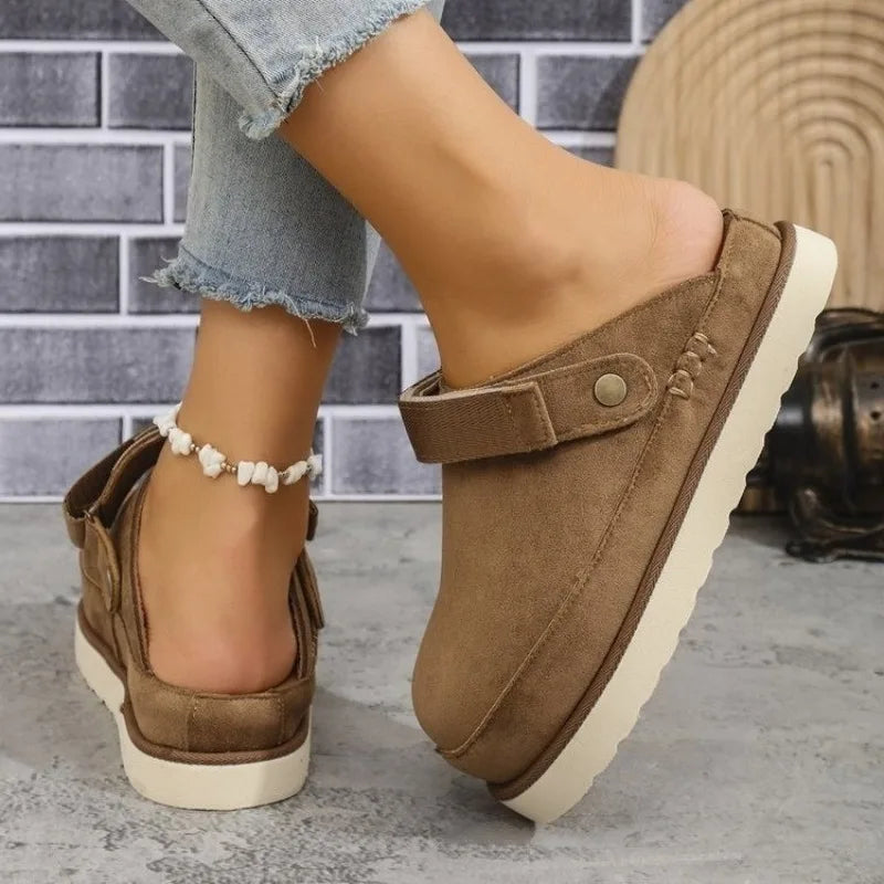 Lorette Damen Clogs kombiniert mit Jeans – casual Alltagsoutfit