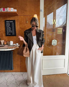 Mara Crop-Jacke Braun – Seitenansicht mit strukturiertem Hochbund-Design