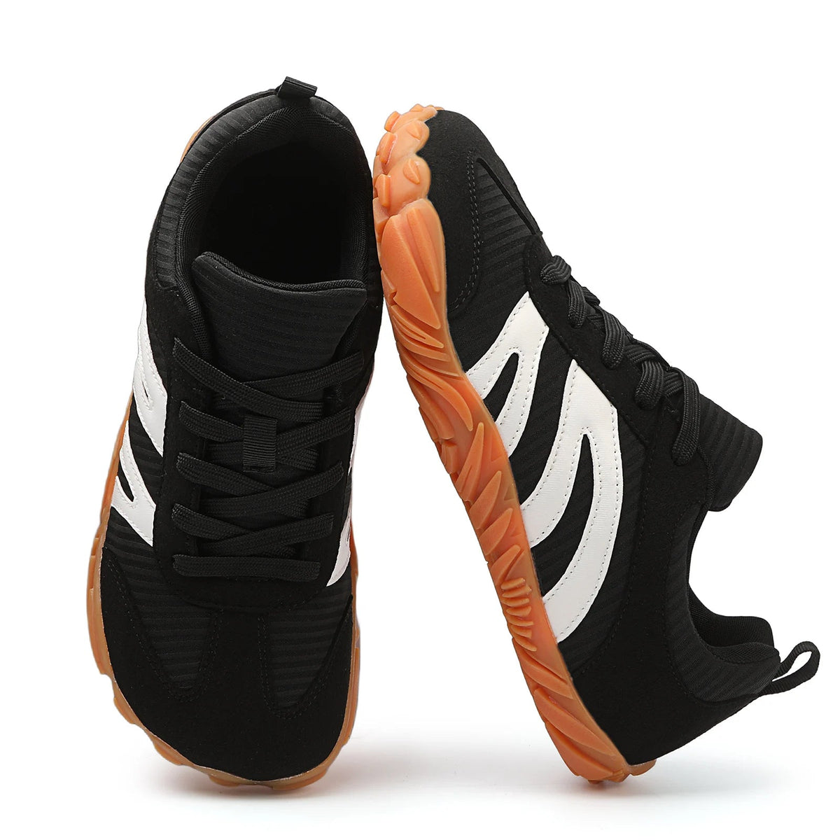 Torvin Sneaker in Beige auf weißem Hintergrund
